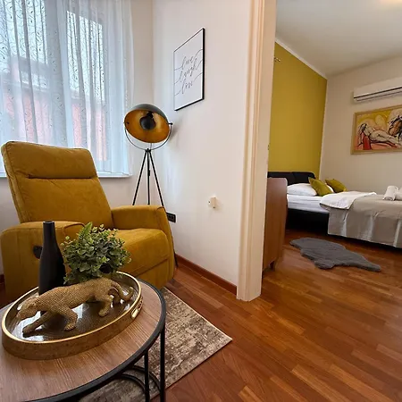 White House Luxury - Center, Near & Parking *