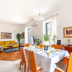 White House Luxury - Center, Near & Parking *