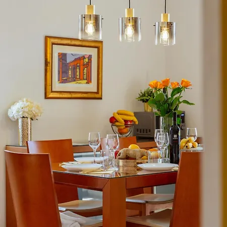 White House Luxury - Center, Near & Parking *
