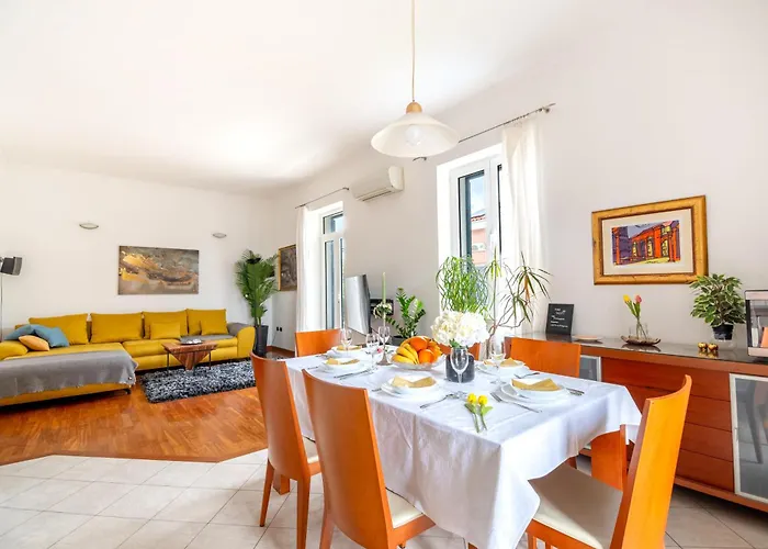 White House Luxury - Center, Near & Parking *