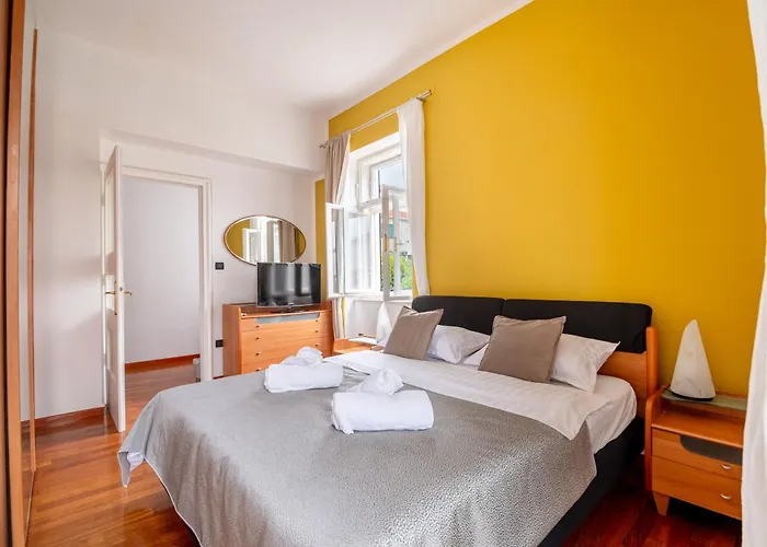 White House Luxury - Center, Near & Parking Appartamento