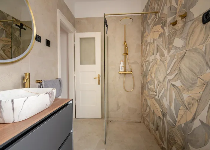 White House Luxury - Center, Near & Parking Appartement